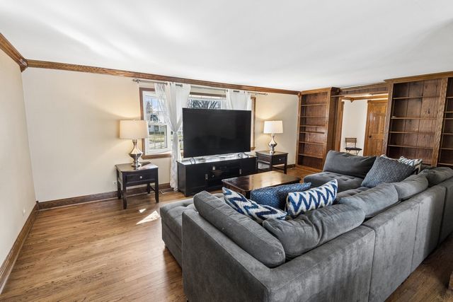 828 Harwich Lane, Schaumburg, IL 60194