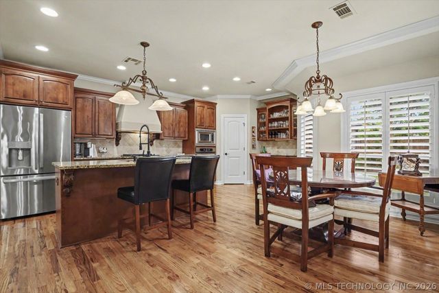 9306 S 76th East Avenue, Tulsa, OK 74133
