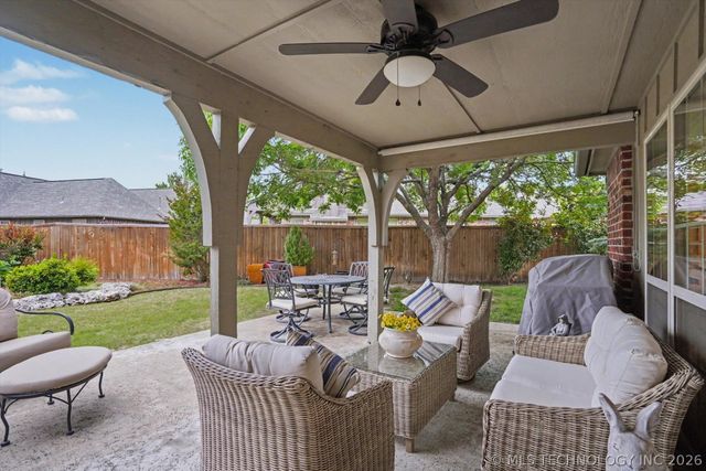 9306 S 76th East Avenue, Tulsa, OK 74133
