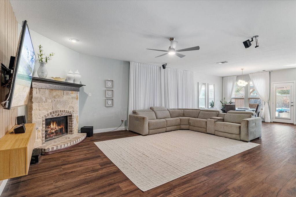 1105 Freesia Drive, Little Elm, TX 75068 — photo 5