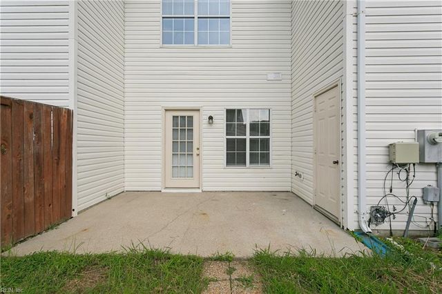 104 Monument CT, Yorktown, VA 23693