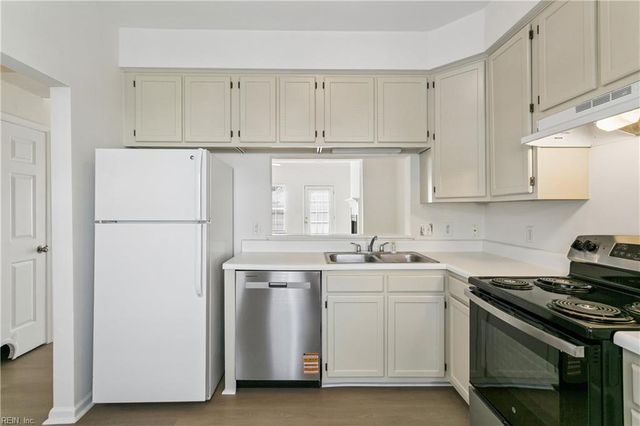 104 Monument CT, Yorktown, VA 23693