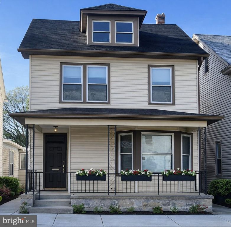 Image 1 of property listing at 45 E MAIN ST, Hummelstown, PA 17036