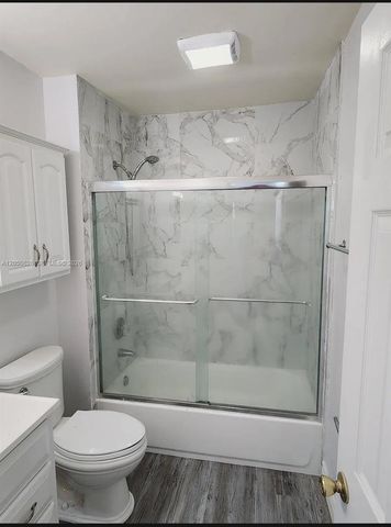 8000 Fairview Dr 301, Tamarac, FL 33321