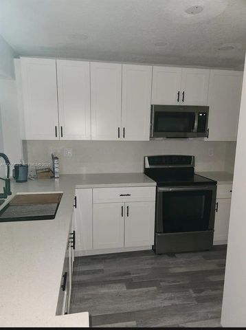 8000 Fairview Dr 301, Tamarac, FL 33321