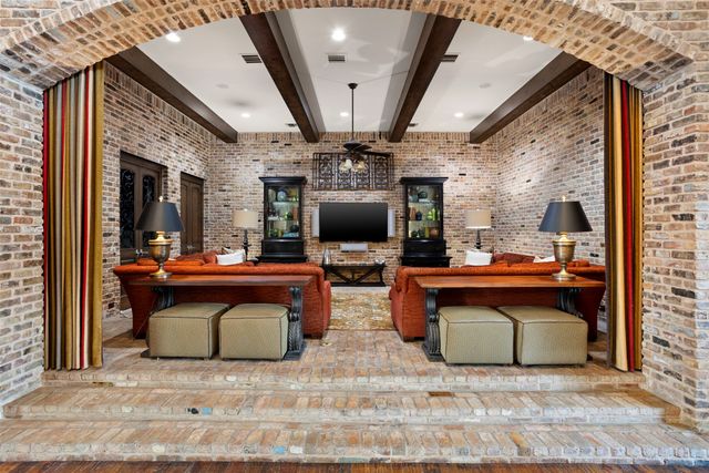 1096 Roadrunner Road, Bartonville, TX 76226