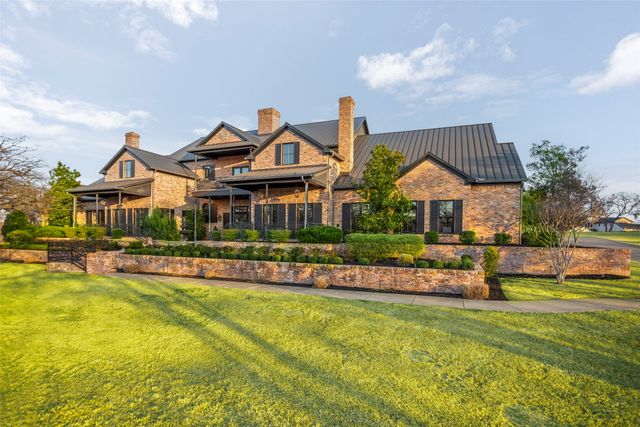 1096 Roadrunner Road, Bartonville, TX 76226