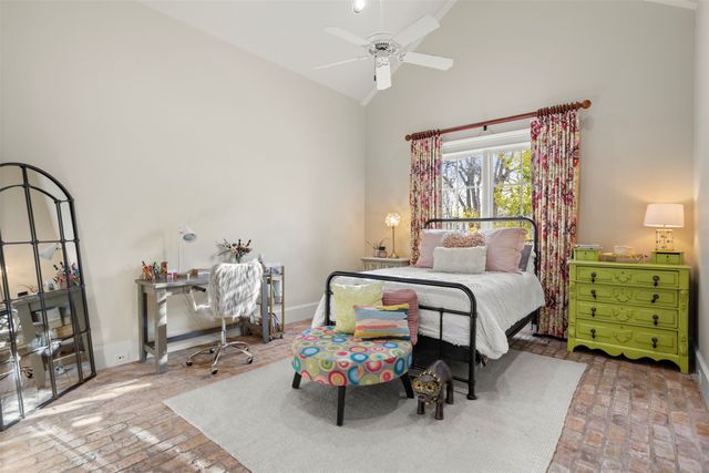 1096 Roadrunner Road, Bartonville, TX 76226