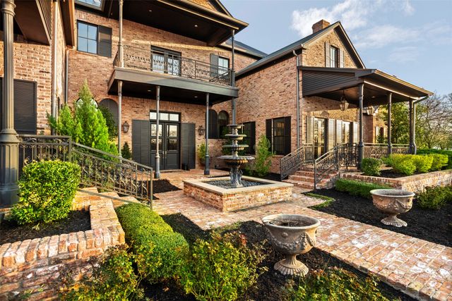 1096 Roadrunner Road, Bartonville, TX 76226