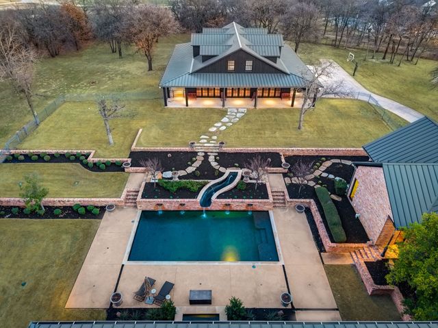 1096 Roadrunner Road, Bartonville, TX 76226