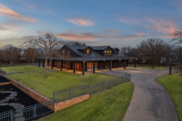 1096 Roadrunner Road, Bartonville, TX 76226