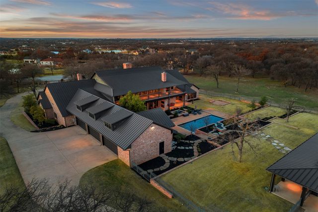 1096 Roadrunner Road, Bartonville, TX 76226