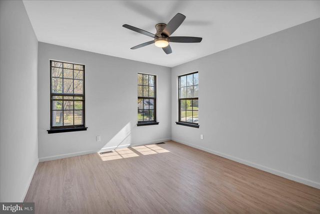 134 COUNTRY LN, Sicklerville, NJ 08081