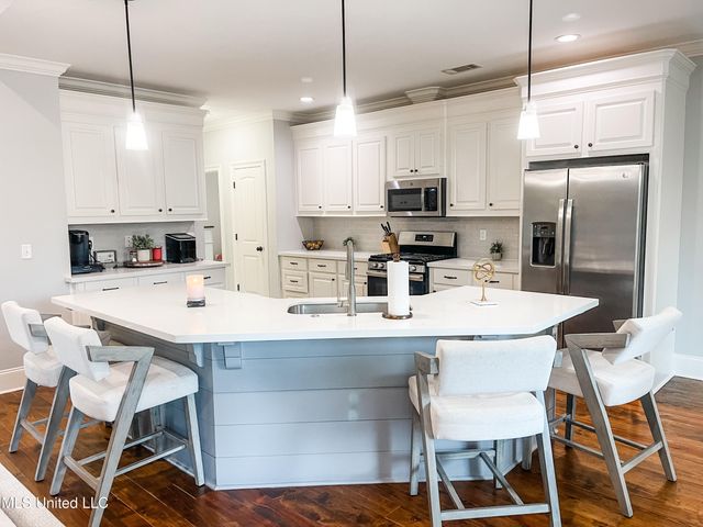 162 Sweetbriar Circle, Canton, MS 39046