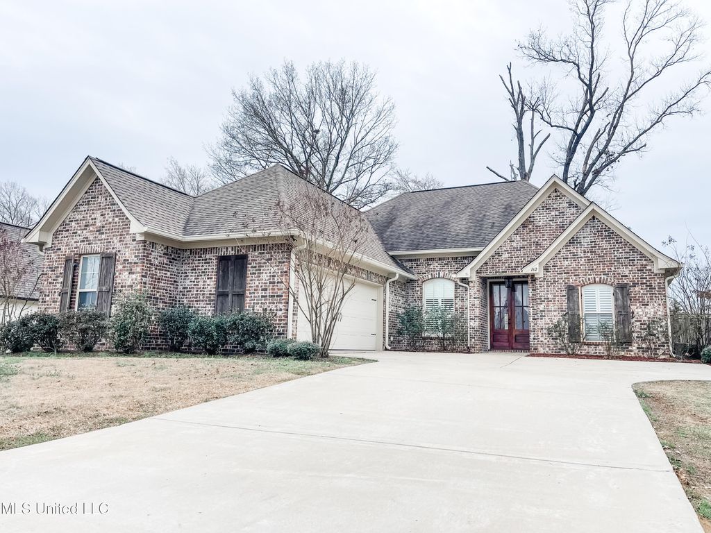 162 Sweetbriar Circle, Canton, MS 39046