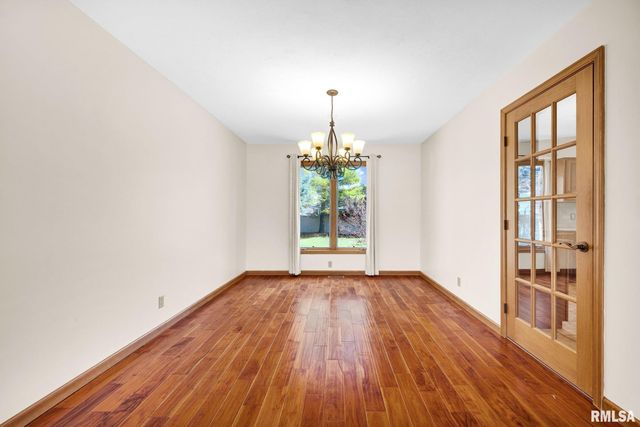 138 KNOLLCREST Avenue, Morton, IL 61550