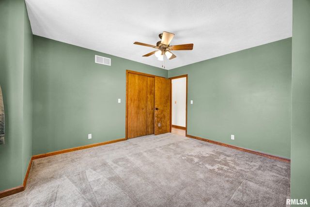 138 KNOLLCREST Avenue, Morton, IL 61550