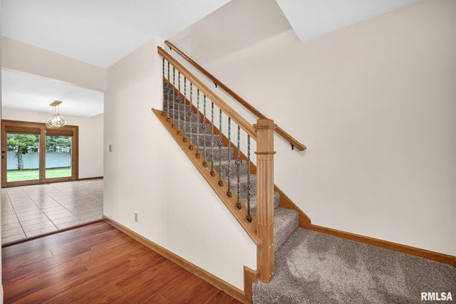 138 KNOLLCREST Avenue, Morton, IL 61550