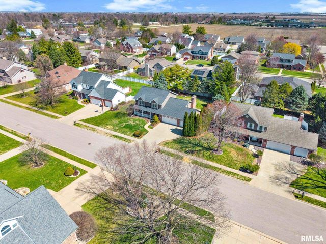 138 KNOLLCREST Avenue, Morton, IL 61550