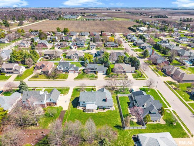 138 KNOLLCREST Avenue, Morton, IL 61550