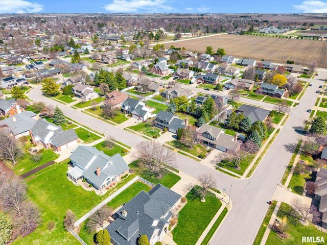 138 KNOLLCREST Avenue, Morton, IL 61550