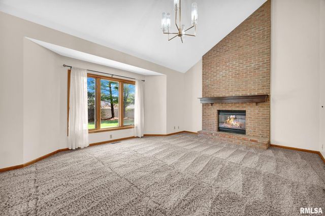 138 KNOLLCREST Avenue, Morton, IL 61550