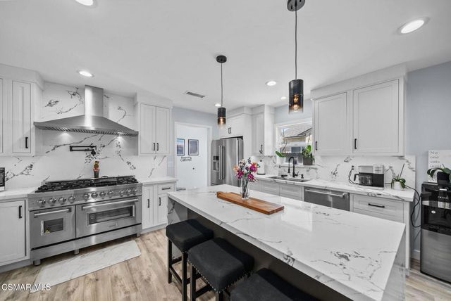 8787 Colbath Avenue, Panorama City, CA 91402