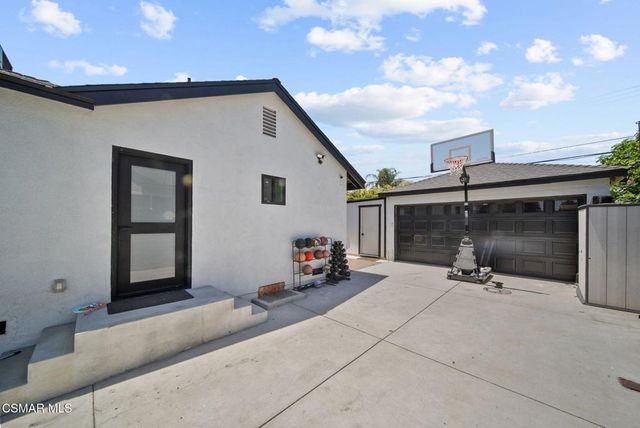 8787 Colbath Avenue, Panorama City, CA 91402
