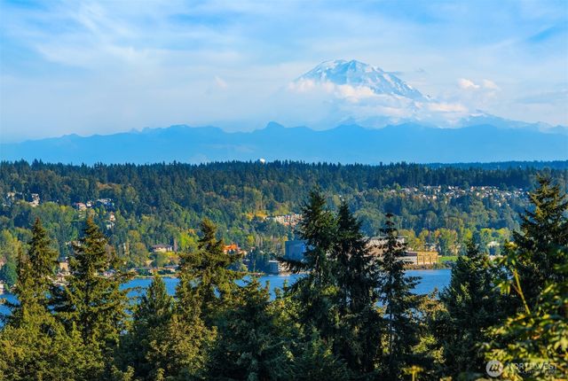 9221 SE 46th Street, Mercer Island, WA 98040