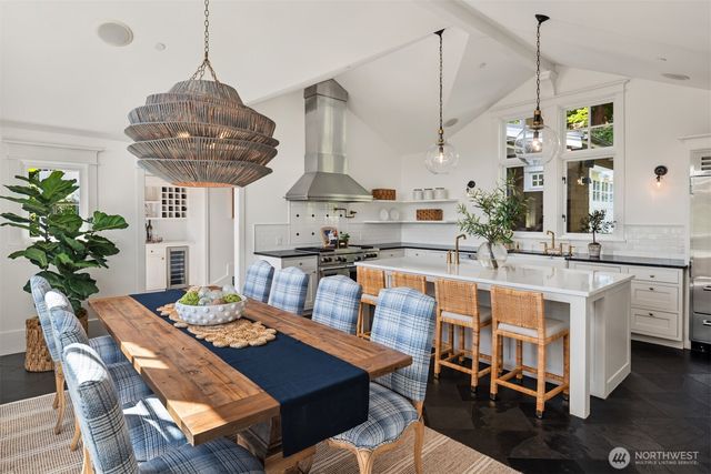 9221 SE 46th Street, Mercer Island, WA 98040