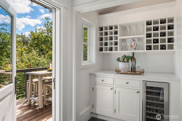9221 SE 46th Street, Mercer Island, WA 98040
