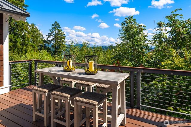 9221 SE 46th Street, Mercer Island, WA 98040