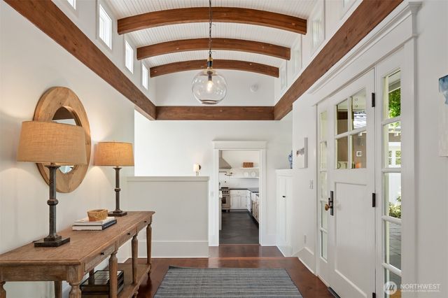 9221 SE 46th Street, Mercer Island, WA 98040