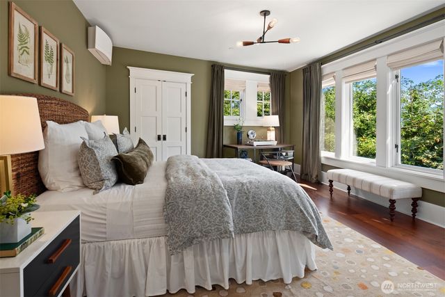 9221 SE 46th Street, Mercer Island, WA 98040