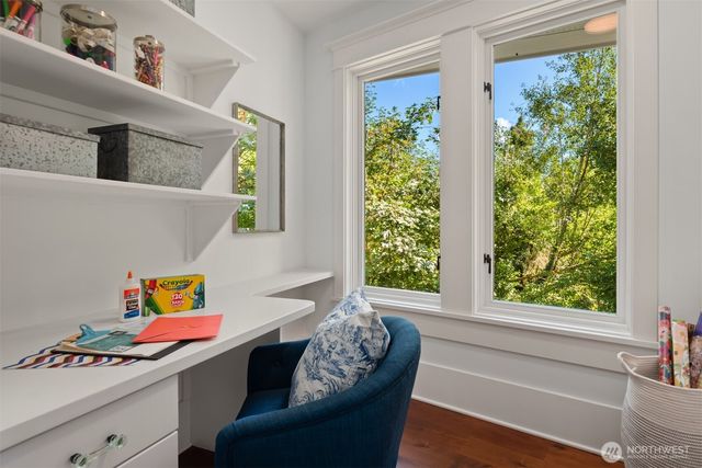 9221 SE 46th Street, Mercer Island, WA 98040