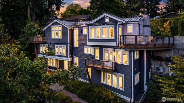 9221 SE 46th Street, Mercer Island, WA 98040