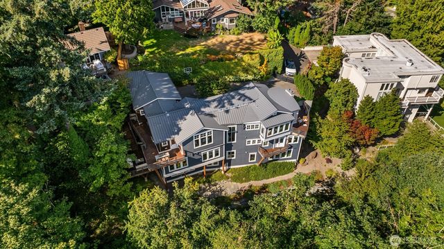 9221 SE 46th Street, Mercer Island, WA 98040
