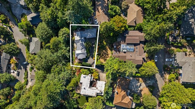 9221 SE 46th Street, Mercer Island, WA 98040