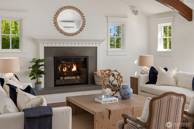 9221 SE 46th Street, Mercer Island, WA 98040