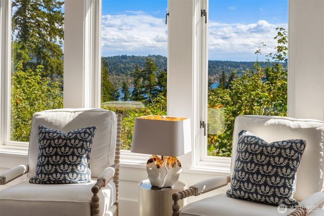 9221 SE 46th Street, Mercer Island, WA 98040