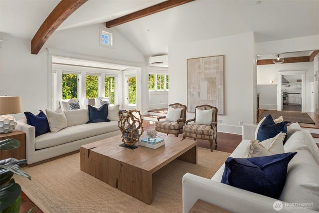 9221 SE 46th Street, Mercer Island, WA 98040