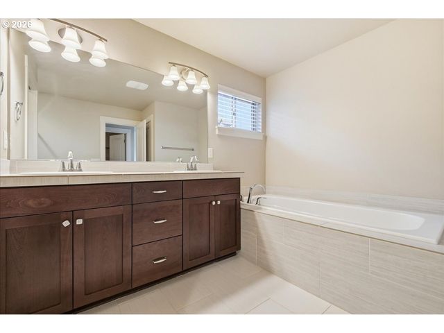 15515 Ne 108TH Way, Vancouver, WA 98682