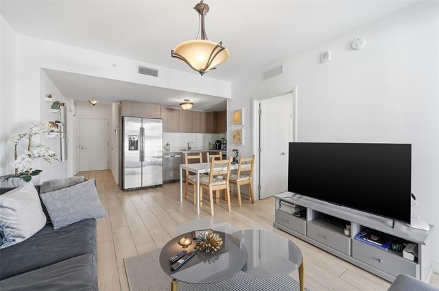 1600 SW 1st Avenue 510, Miami, FL 33129