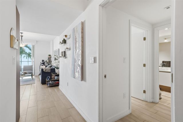 1600 SW 1st Avenue 510, Miami, FL 33129