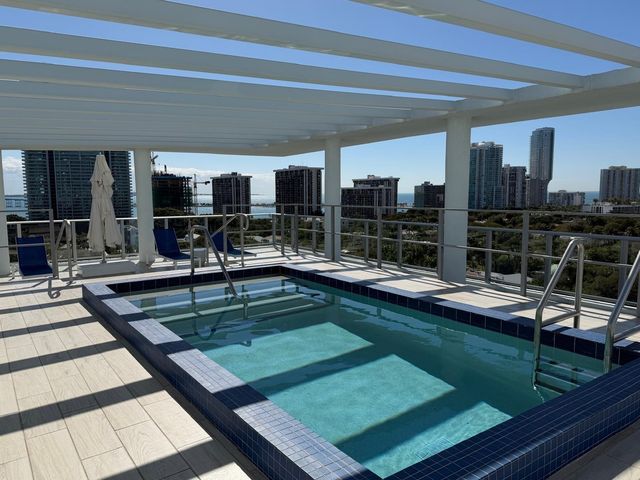 1600 SW 1st Avenue 510, Miami, FL 33129