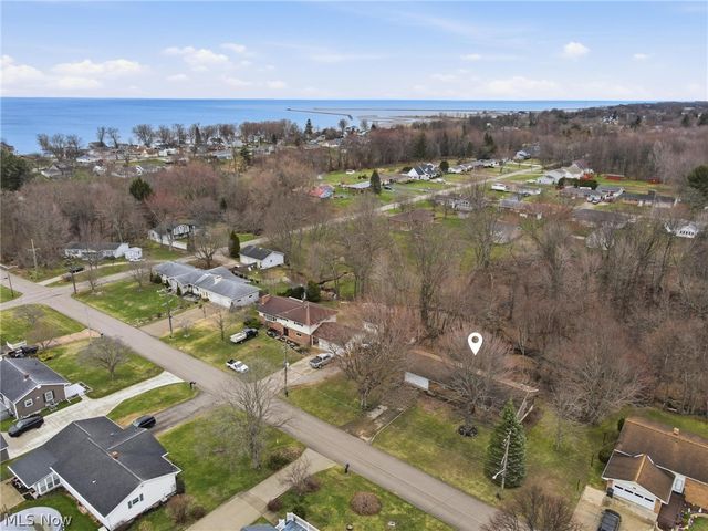 736 Lake Erie Street, Conneaut, OH 44030
