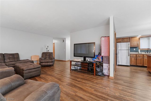 736 Lake Erie Street, Conneaut, OH 44030