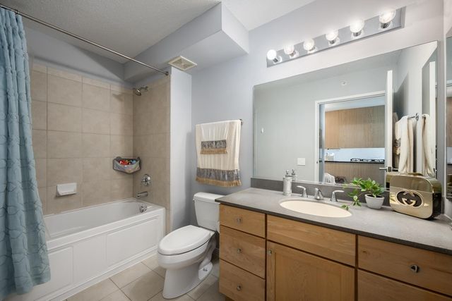 9715 Woods Drive 1403, Skokie, IL 60077