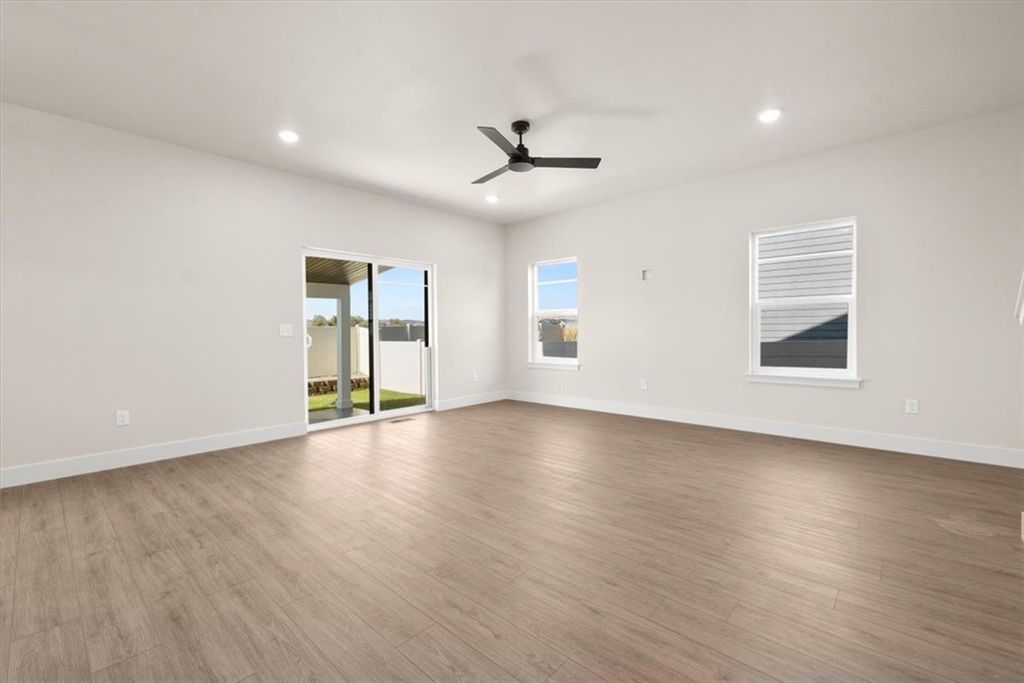 920 Blackberry, Billings, MT 59106 photo 4