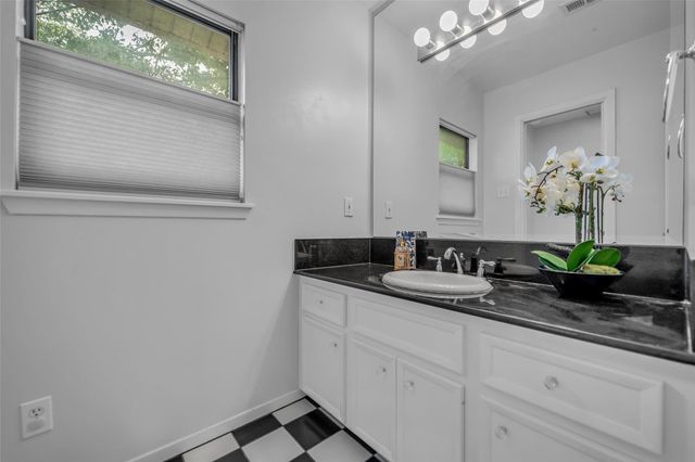 12800 Briar Forest Drive 70, Houston, TX 77077